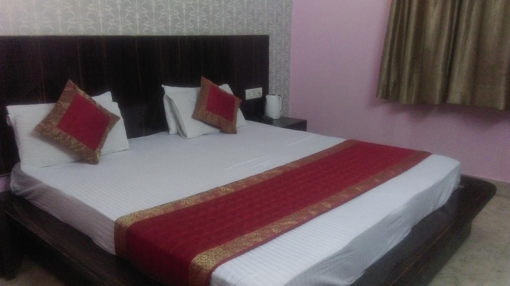 Hotel Surya Plaza Nueva Delhi Habitación foto