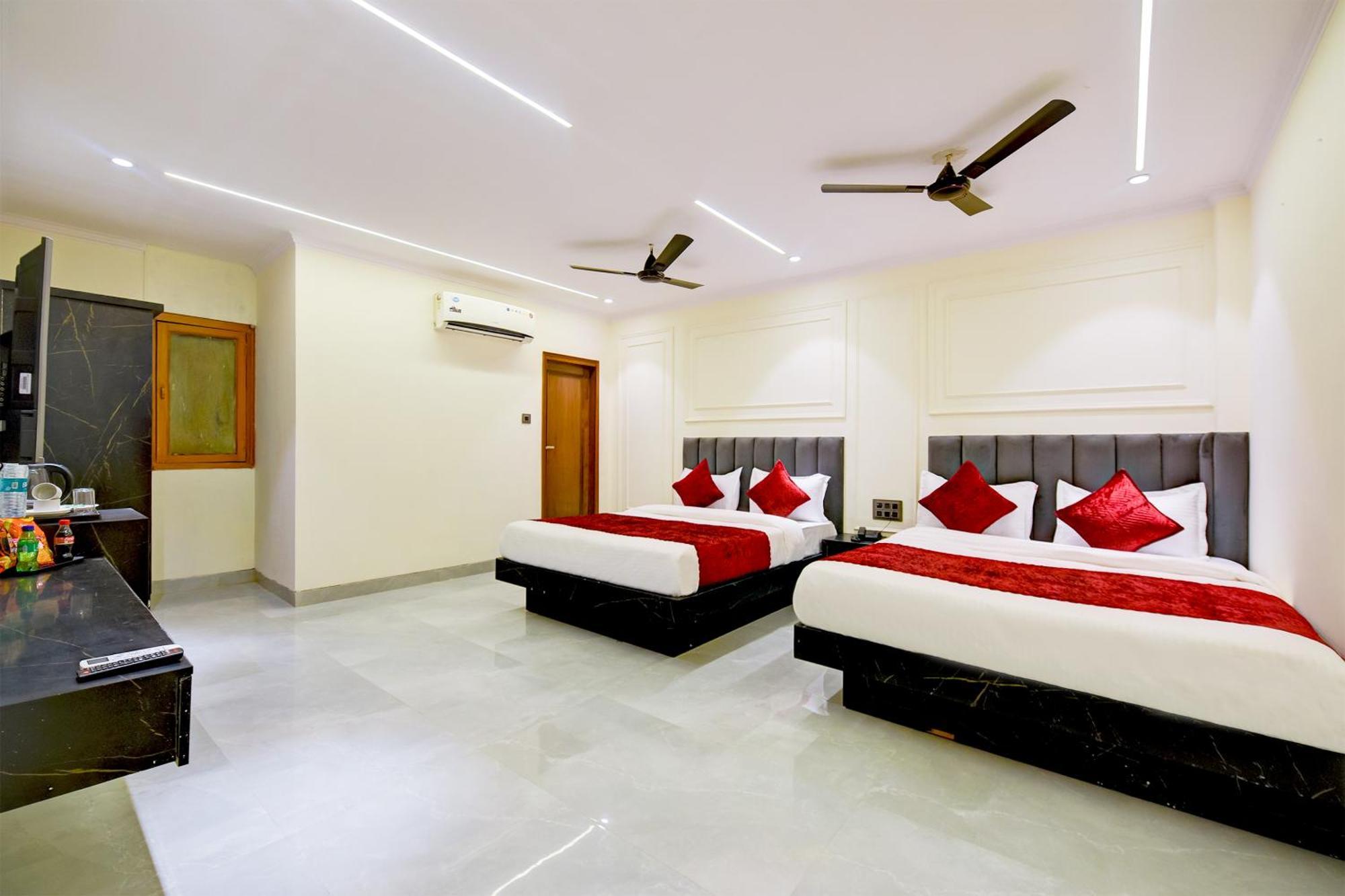 Hotel Surya Plaza Nueva Delhi Exterior foto