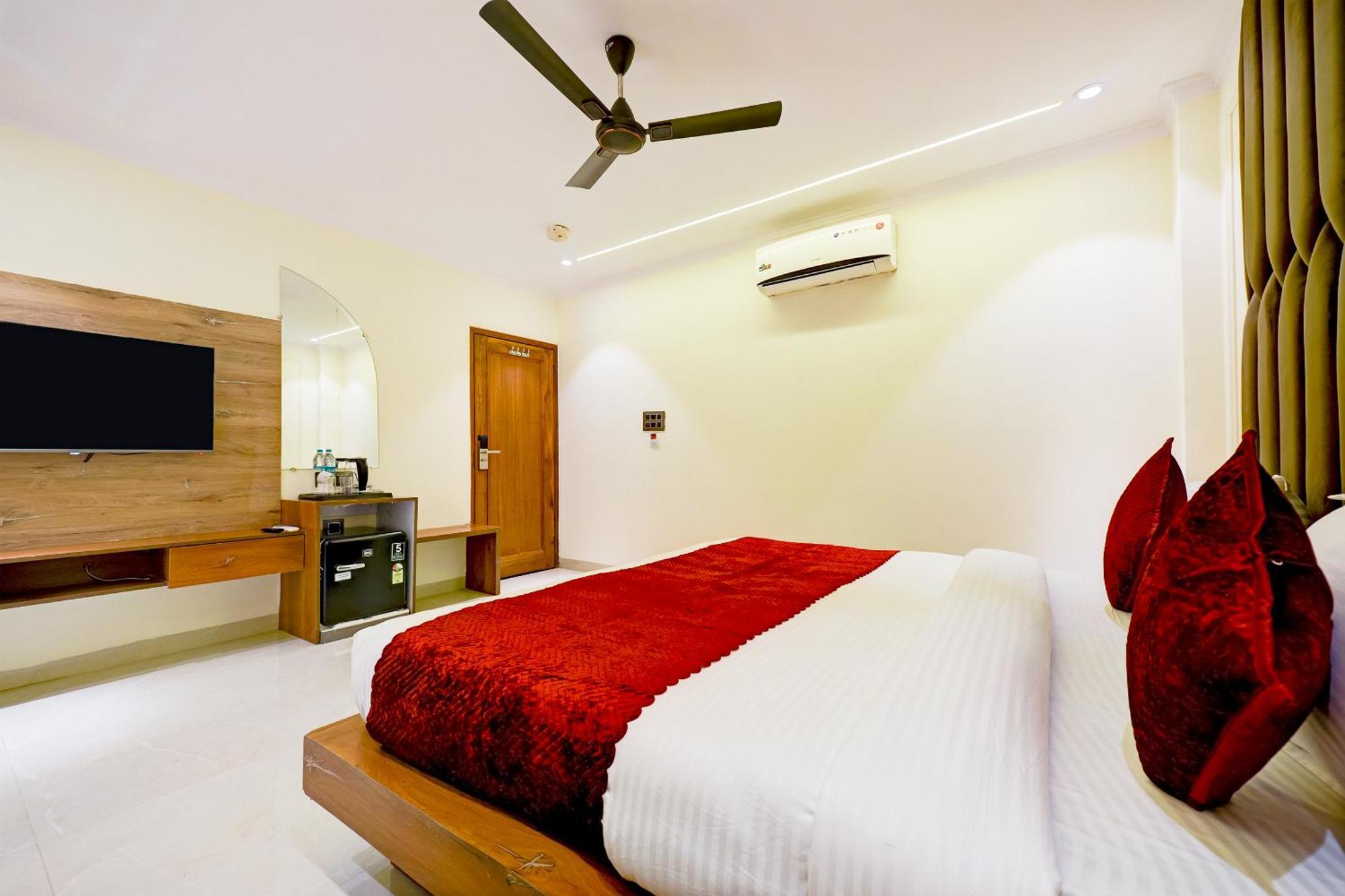 Hotel Surya Plaza Nueva Delhi Exterior foto