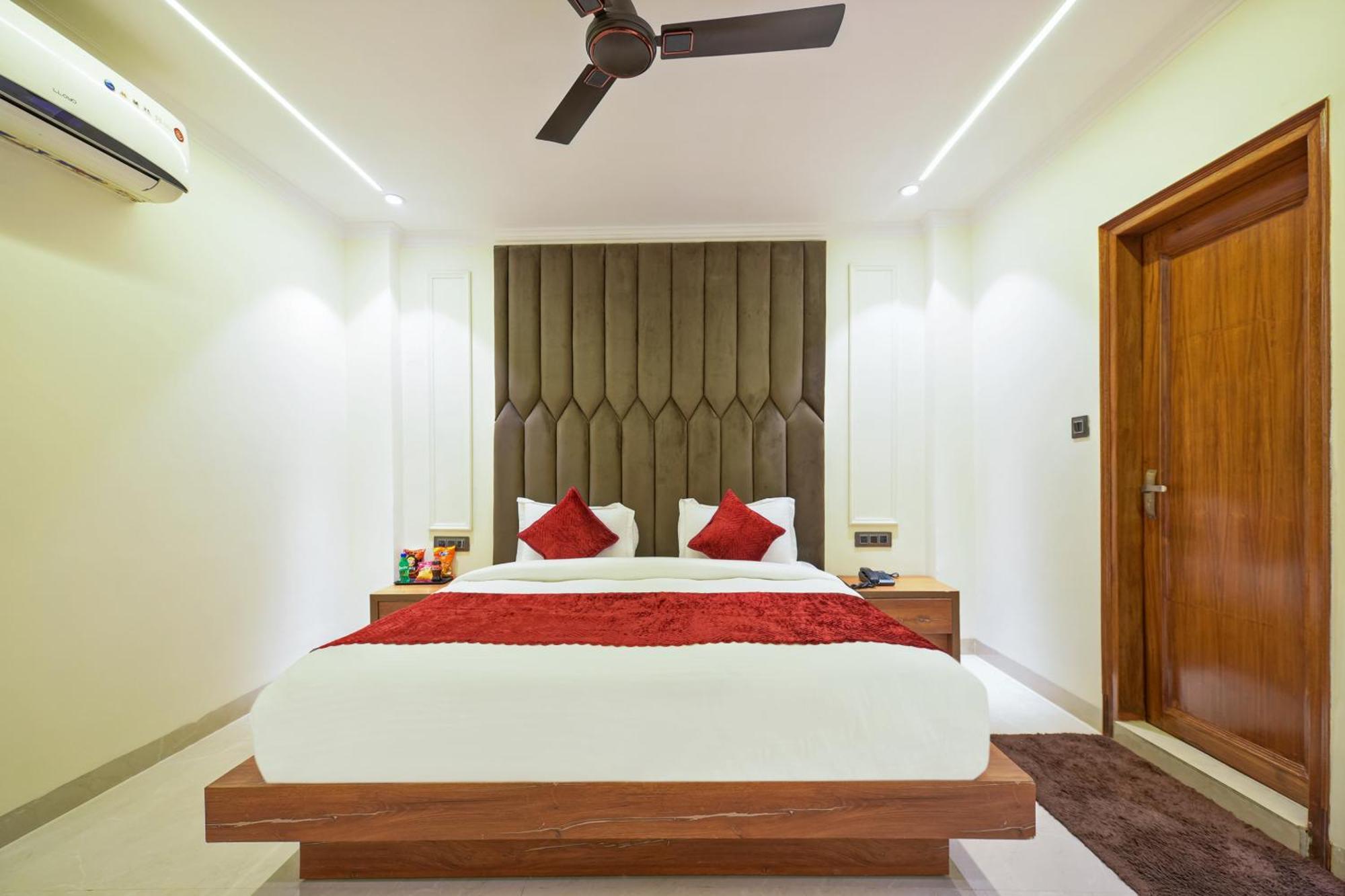 Hotel Surya Plaza Nueva Delhi Exterior foto