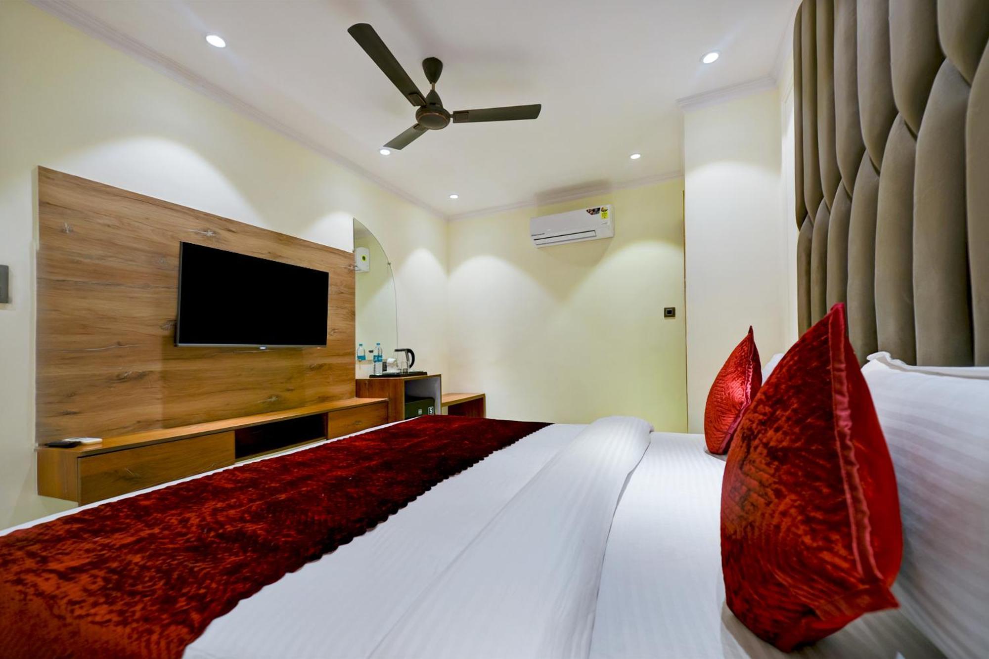 Hotel Surya Plaza Nueva Delhi Habitación foto