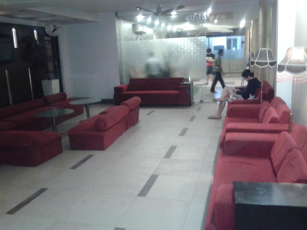 Hotel Surya Plaza Nueva Delhi Exterior foto