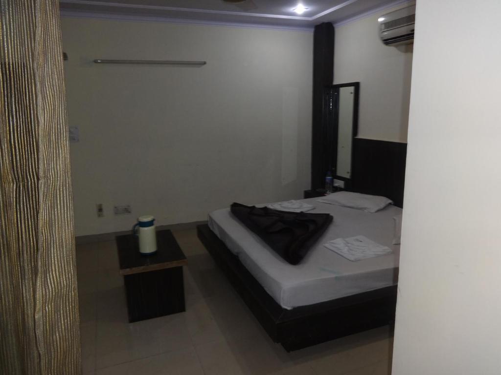 Hotel Surya Plaza Nueva Delhi Exterior foto